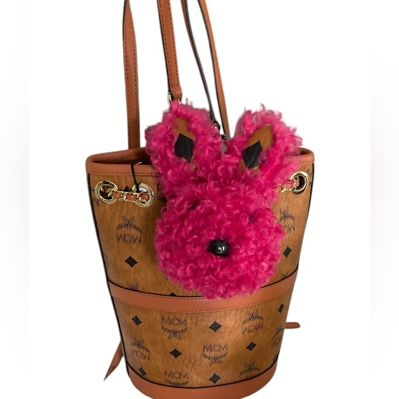 SOLD! MCM FAUX FUR PINK BUNNY BAG CHARM KEYCHAIN - Picture 3 of 10